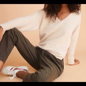 LOU & GREY LASHOUT V-NECK SWEATER